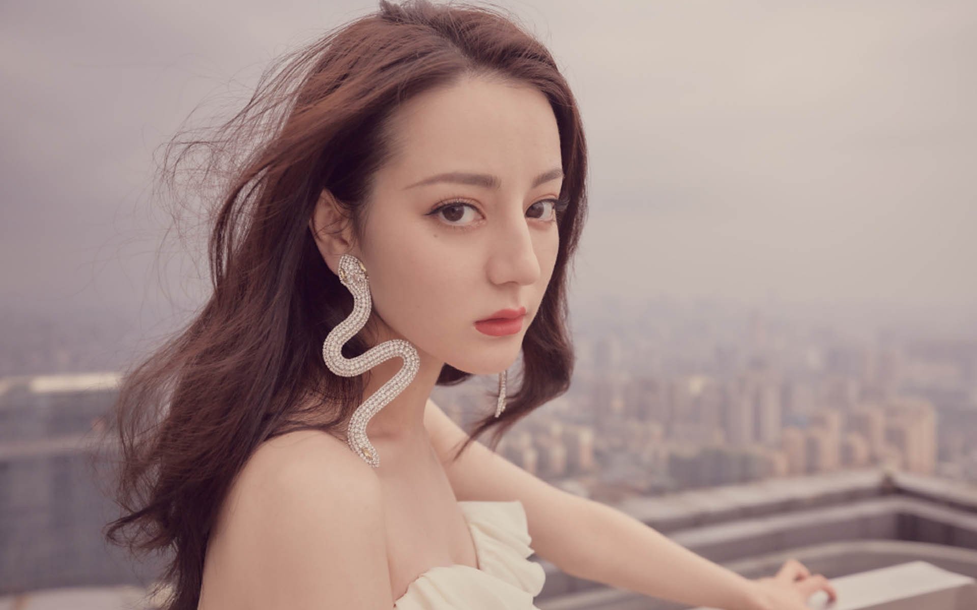 奇才抢下关键篮板终结对方反扑希望，奇才战胜篮网